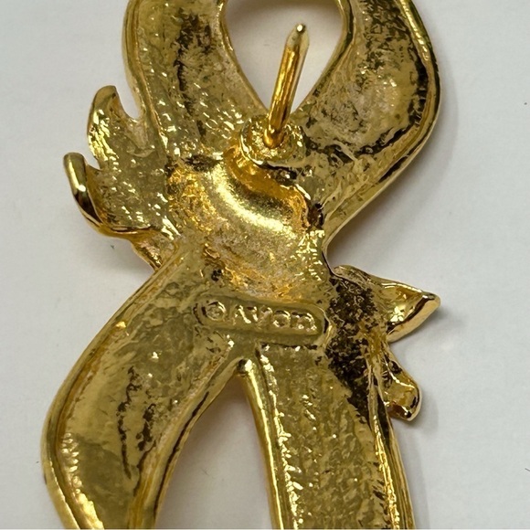 Vintage Avon Pink Breast Cancer Ribbon with Gold Tone Rose Detail Lapel Pin - Picture 5 of 6